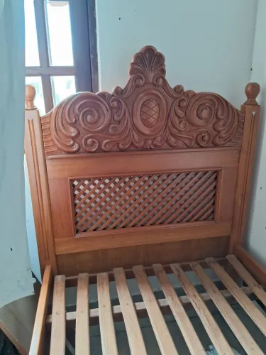 Cama e criado mudo cerejeira anos 80