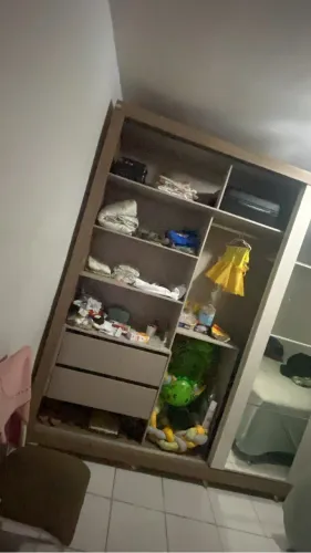 Vendo guarda roupa em perfeito estado