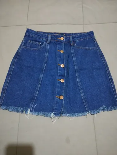 Saia jeans com botões