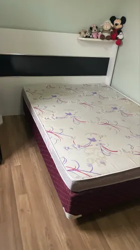 2 guarda roupas , 1 cama box casal com colchao 1 colchão queen 1 sapateira