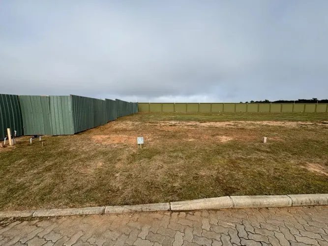 Terreno à venda no Riviera - construa a casa dos seus sonho.
