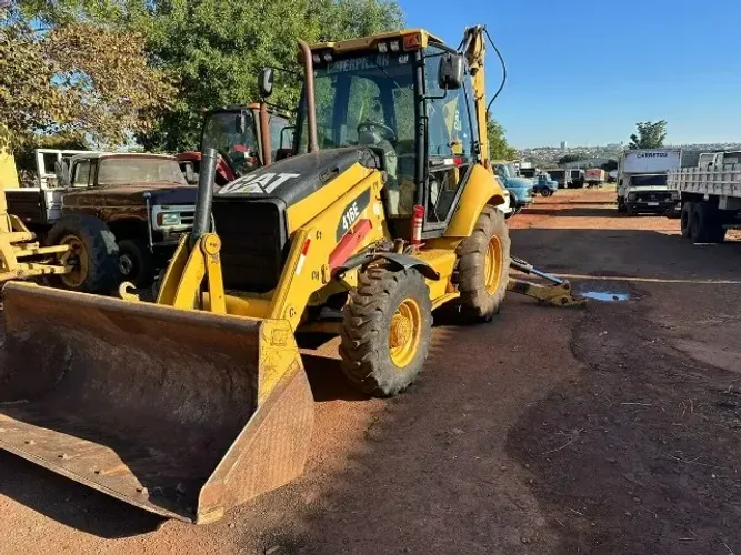 Retroescavadeira Caterpillar 416e Ano 2015 4x4