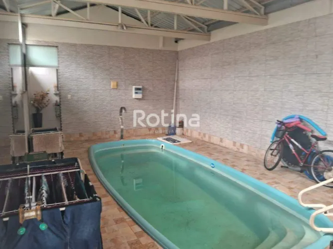 Casa para alugar, 3 quartos, Santa Mônica - Uberlândia/MG - Rotina Imobiliária