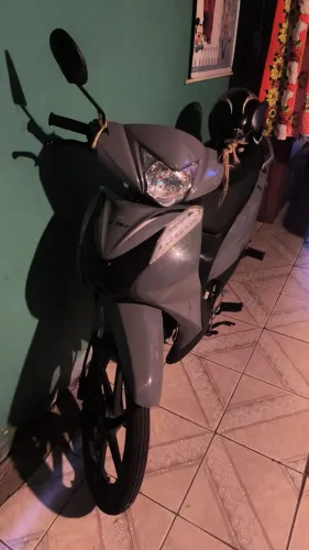 Moto Shineray.