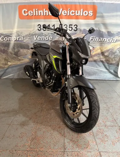 Yamaha FZ25 - Financio em até 48x e parcelo em 21x no cartão