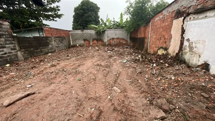 Terreno Plano Legalizado (275m²) na Est. do Campinho!!