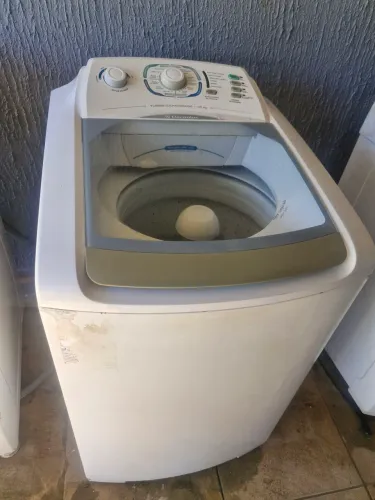 Máquina de lavar bem conservada Electrolux 10kg funciona perfeitamente tudo e usada