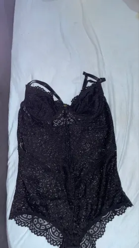 Body rendado preto