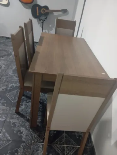 Mesa 4 cadeiras 