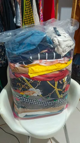 Fardo 65 Peças Feminino 1 Linha Vestidos e Macacões