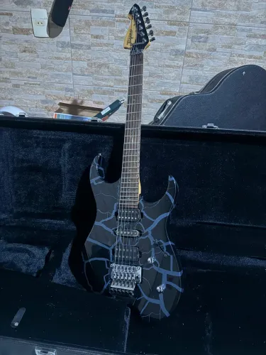 Guitarra Arrow1 juninho afram com case