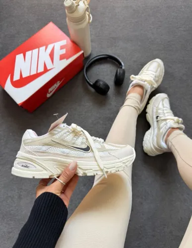 Tênis Casual Feminino Nike P-6000 Premium Off/Preto Disponível 34 AO 39