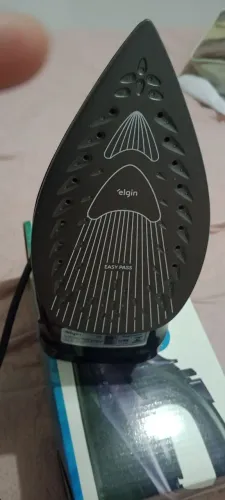 Ferro de passar a vapor Elgin - NOVO