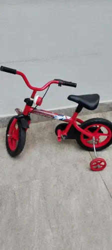 Bicicleta infantil homem aranha R$ 50