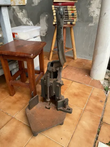 canteador de gráfica antigo (arredondador de cantos industrial)