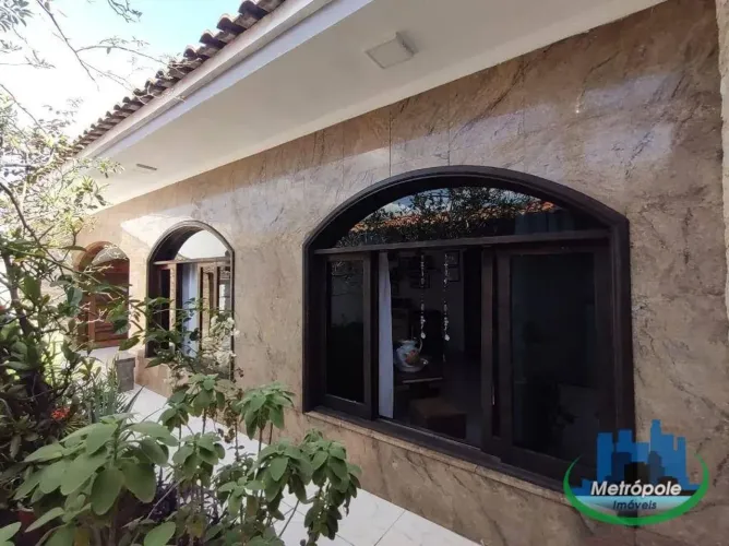 Casa com 4 dormitórios à venda, 240 m² por R$ 930.000,00 - Jardim Bela Vista - Guarulhos/S