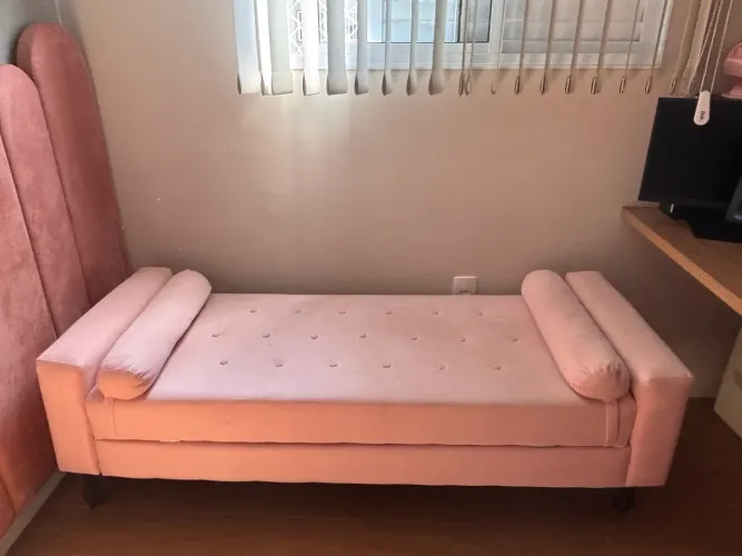 RECAMIER DIVÃ SUEDE ROSA BEBÊ - LINDO E BEM CONSERVADO