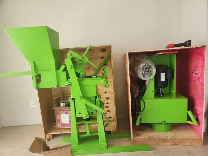 Máquinas para Tijolo Ecológico (Verde Equipamentos)