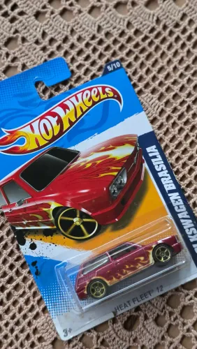 Hot Wheels Volkswagen Brasilia (2011 HW Premiere)