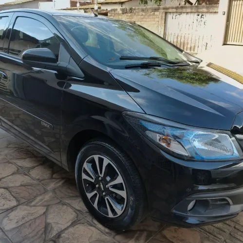 Chevrolet Onix Hatch LTZ 1.4 8V Flex Power Mec. 4P 2015