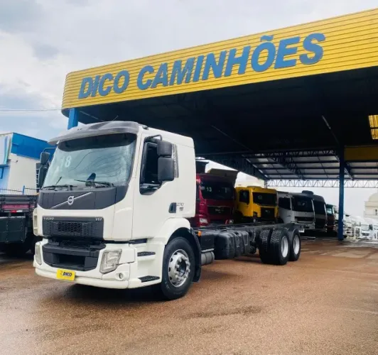 Volvo/VM 270 6X2 (Chassi Alongado) 2018