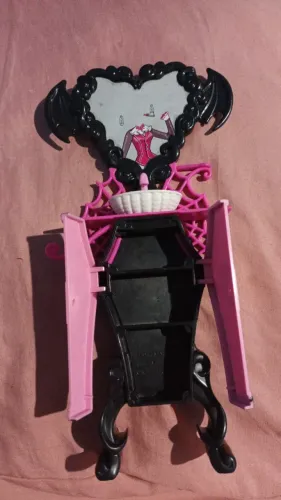 Armário draculaura banheiro Monster High g1