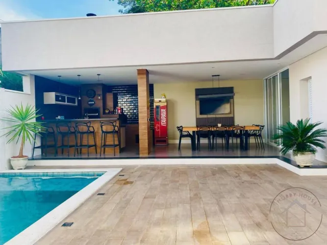 Casa com Vista para Serra da Mantiqueira  4 Suítes  Área Gourmet e Piscina