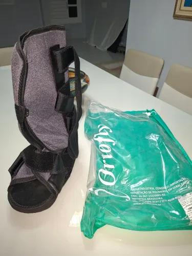Bota ortopédica pouco usada