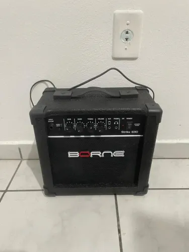 Cubo Amplificador Para Guitarra Borne Strike G30 Preto 15w