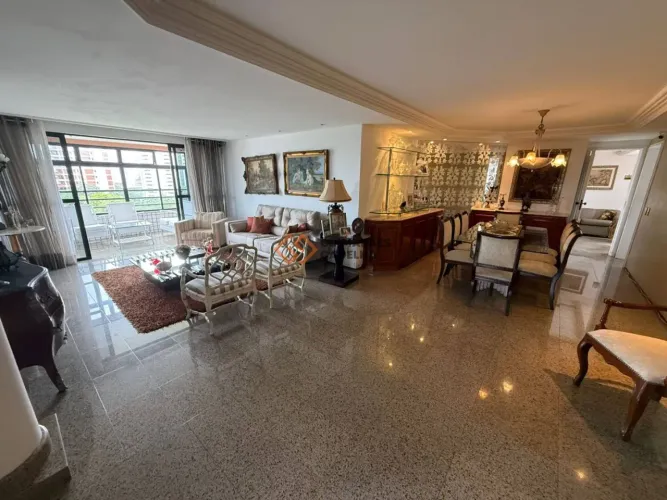 Apartamento Para Alugar com 4 quartos 3 suítes no bairro Guararapes em Fortaleza