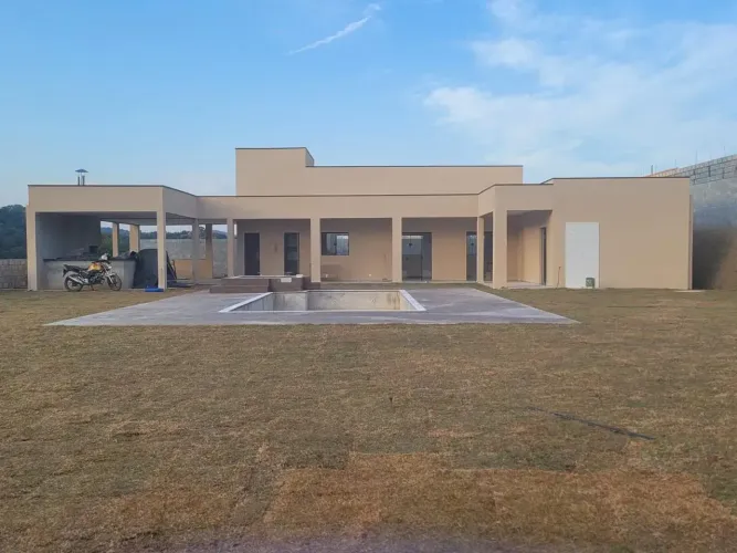 Chácaras na planta com piscina, churrasqueira e terreno incluso. Entrega em até 180 dias ú