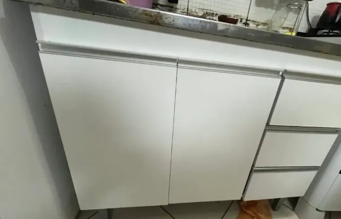 Vendo balcão cozinha sem tampa próprio pra colocar pia(sem pia)