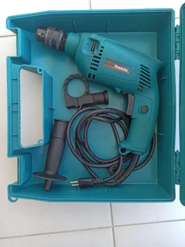 Furadeira de Impacto Makita HP1500K 13 mm - 127 V - Pouco Usada