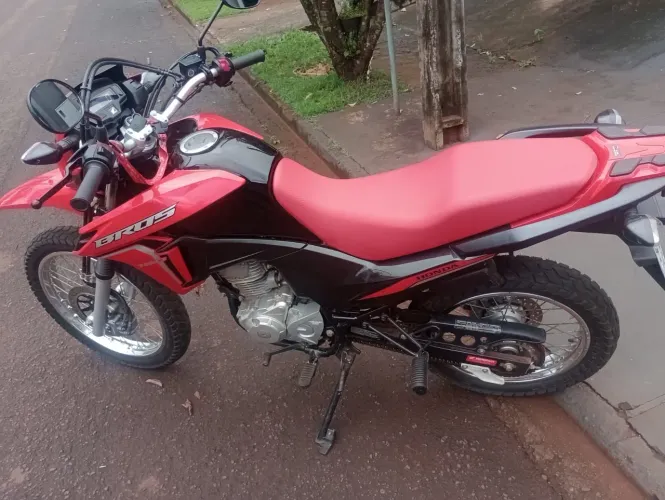 Vende-se moto Honda Bros 160