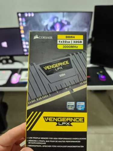 Memória RAM Corsair Vengeance LPX 32GB DDR4 3000MHz