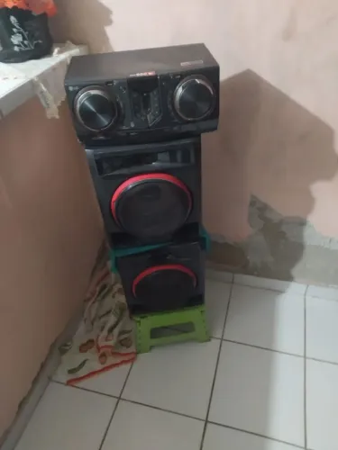 Caixa de som LG xboom 950 rms