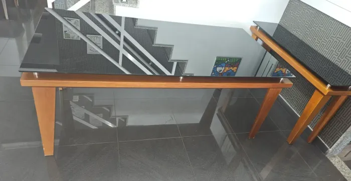 Mesa de jantar com aparador