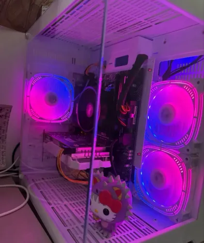 Gabinete Gamer Novo Ótimo para jogos 