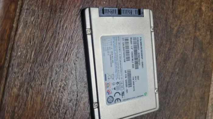 SSD SAMSUNG de 128GB armazenamento SATA (saudável)