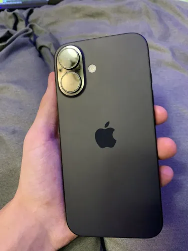 Vendo iPhone 16 ,bateria 100%,pego s26 mais volta pra mim ou s26 plus pau a pau