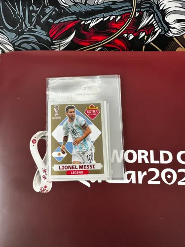 Figurinha messi legend Gold (2022)