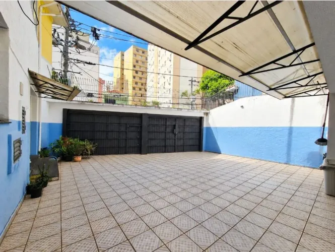 Casa Comercial para Locação na Aclimação, 320 m² Construídos e 7 Vagas