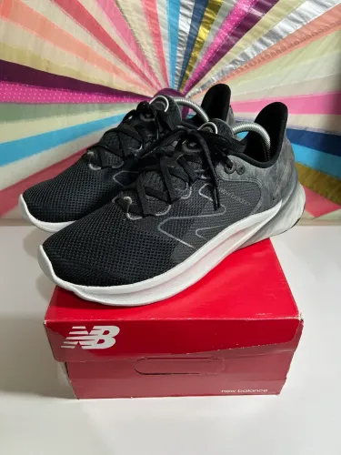 New Balance Roav V2