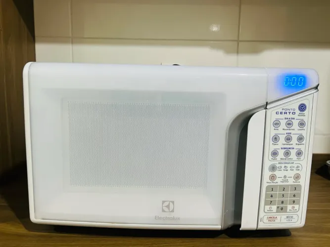 Micro-ondas Electrolux MEP41 31 Litros 127V - Muito Conservado