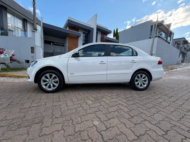 Volkswagen Voyage 1.0/1.0 City MI Total Flex 8V 4P 2014