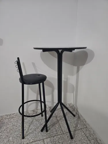 Mesa alta mais banqueta