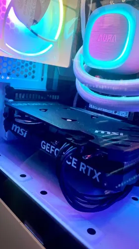 Placa de Vídeo MSI GeForce RTX 4060 Ventus 2X Black 8GB GDDR6 - NÃO ACEITO TROCAS