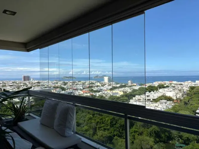 Lindo Apartamento Mobiliado e Reformado Na Barra da Tijuca. Vista Livre pro mar!