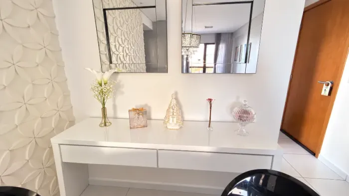 Mesa de jantar + cadeiras + mesa lateral