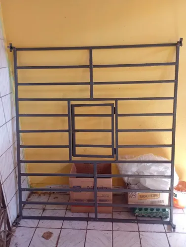 Venda de grade em metalon medindo 1.30 x 1.45